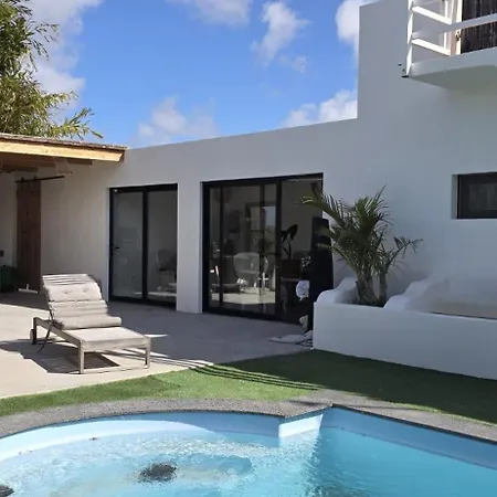 Oasis Charming Oasis With Pool And Garden In