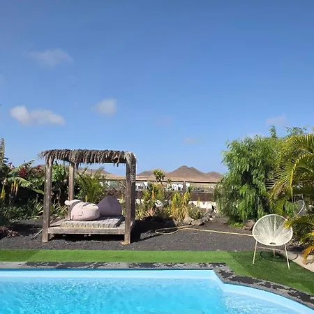 Oasis Charming Oasis With Pool And Garden In Villa Lajares